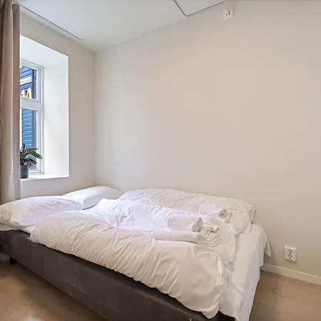 100 Sqm 5br - Newly Renovated - Center Apartment