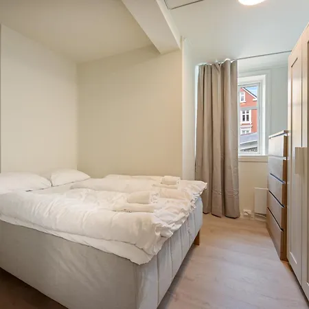 100 Sqm 5br - Newly Renovated - Center Apartment