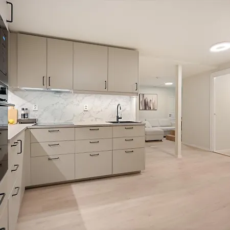 100 Sqm 5br - Newly Renovated - Center *